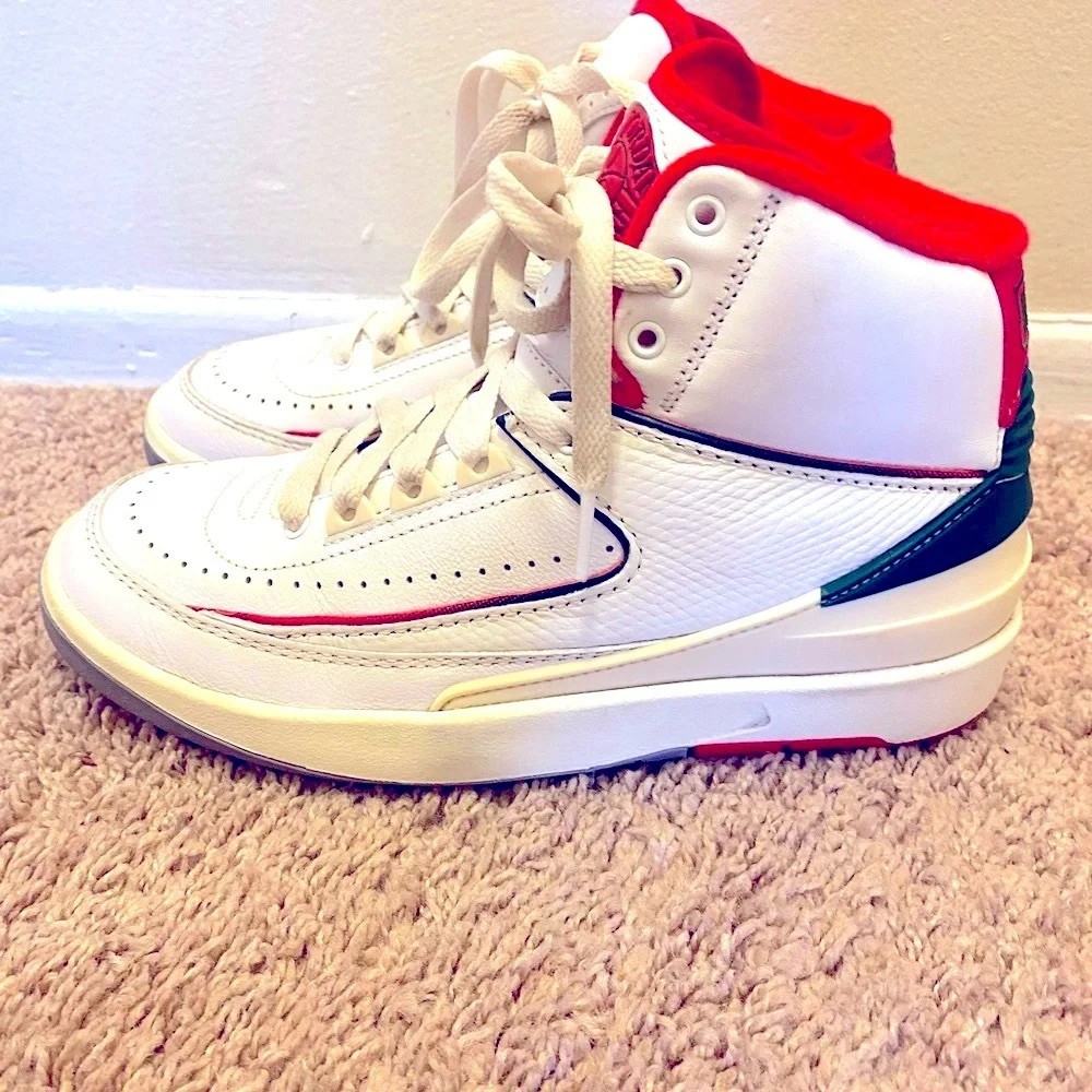 Nike Air Jordan White Red Green High-Top Classic Basketball Size 5 Big Kids